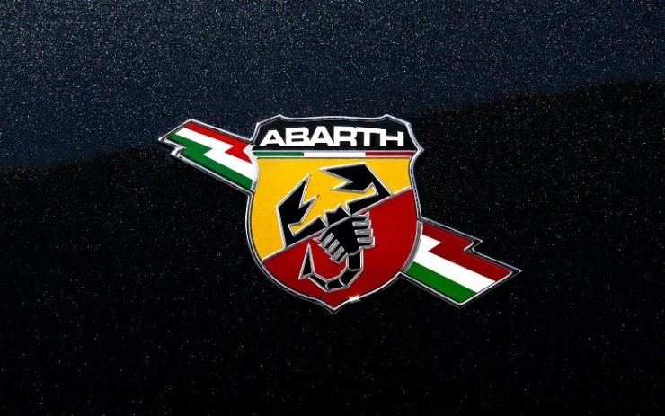 2012-Fiat-500-Abarth.jpg